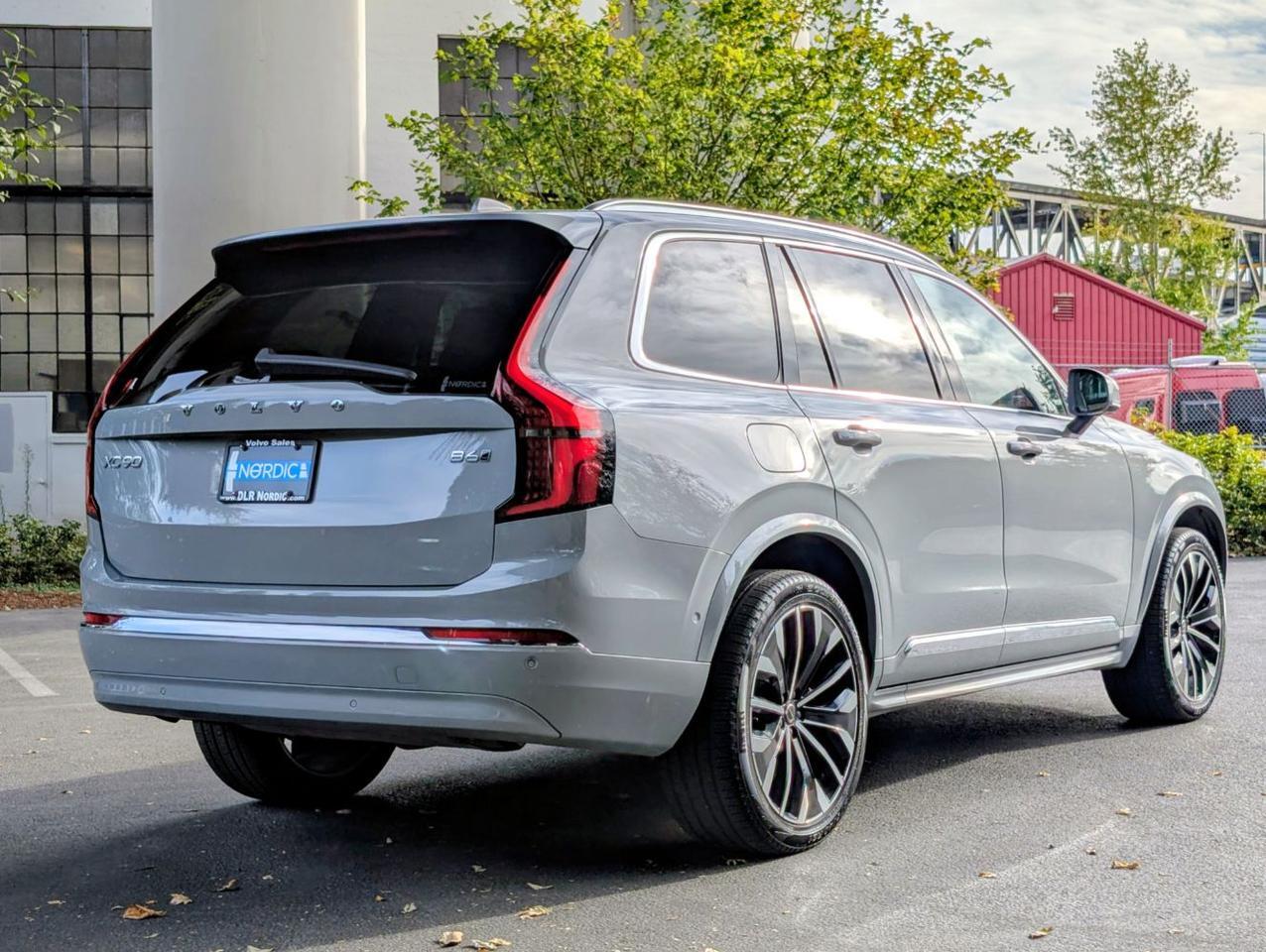 2025 Volvo XC90 B6 AWD Hybrid PLUS w/High Performance Sound, Pilot Assist, 360 Cam, 4 Heated Seats & Wheel Portland OR