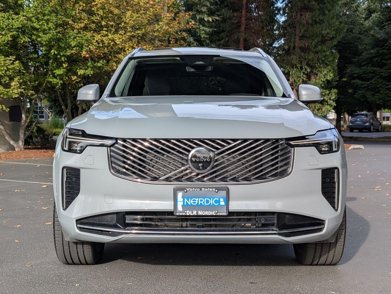2025 Volvo XC90 B6 AWD Hybrid PLUS w/High Performance Sound, Pilot Assist, 360 Cam, 4 Heated Seats & Wheel Portland OR