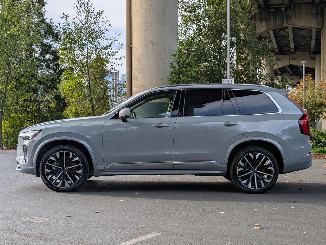 2025 Volvo XC90 B6 AWD Hybrid PLUS w/High Performance Sound, Pilot Assist, 360 Cam, 4 Heated Seats & Wheel Portland OR