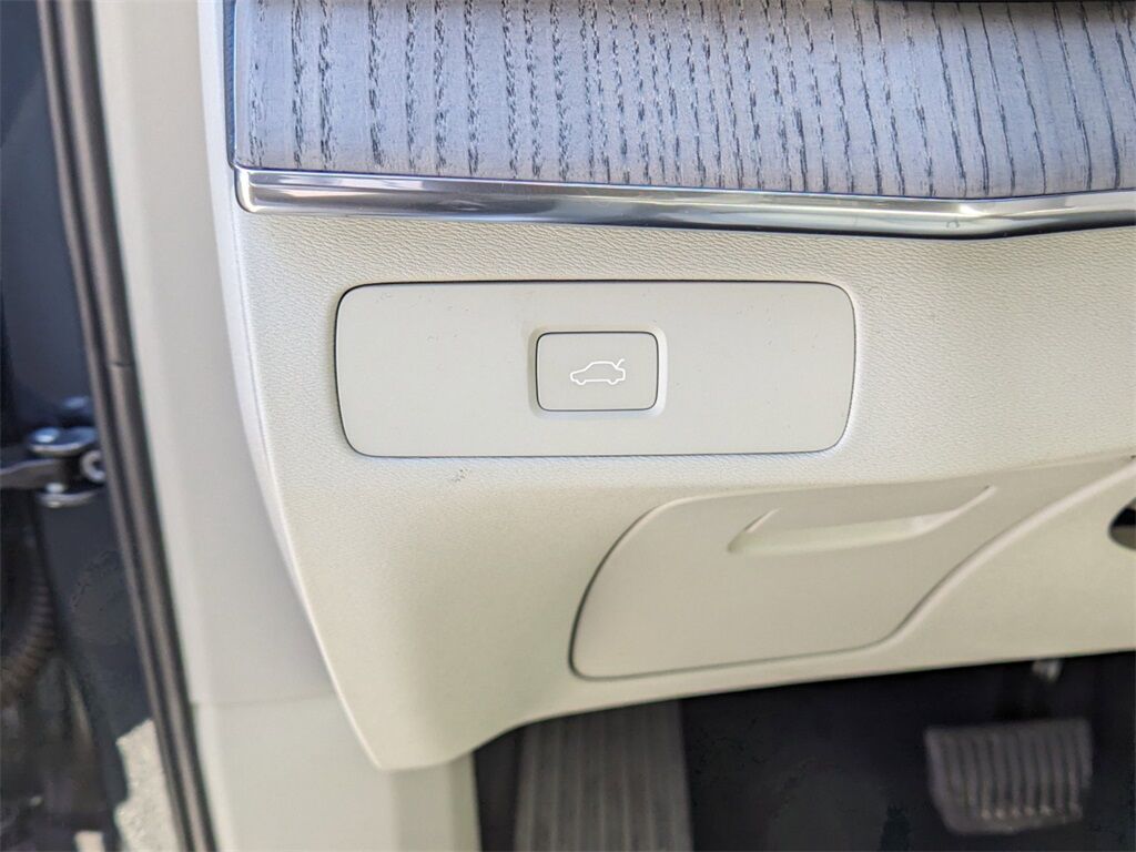 2025 Volvo XC90 B6 Core Hunt Valley MD