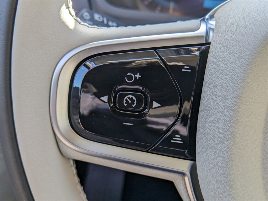 2025 Volvo XC90 B6 Core Hunt Valley MD