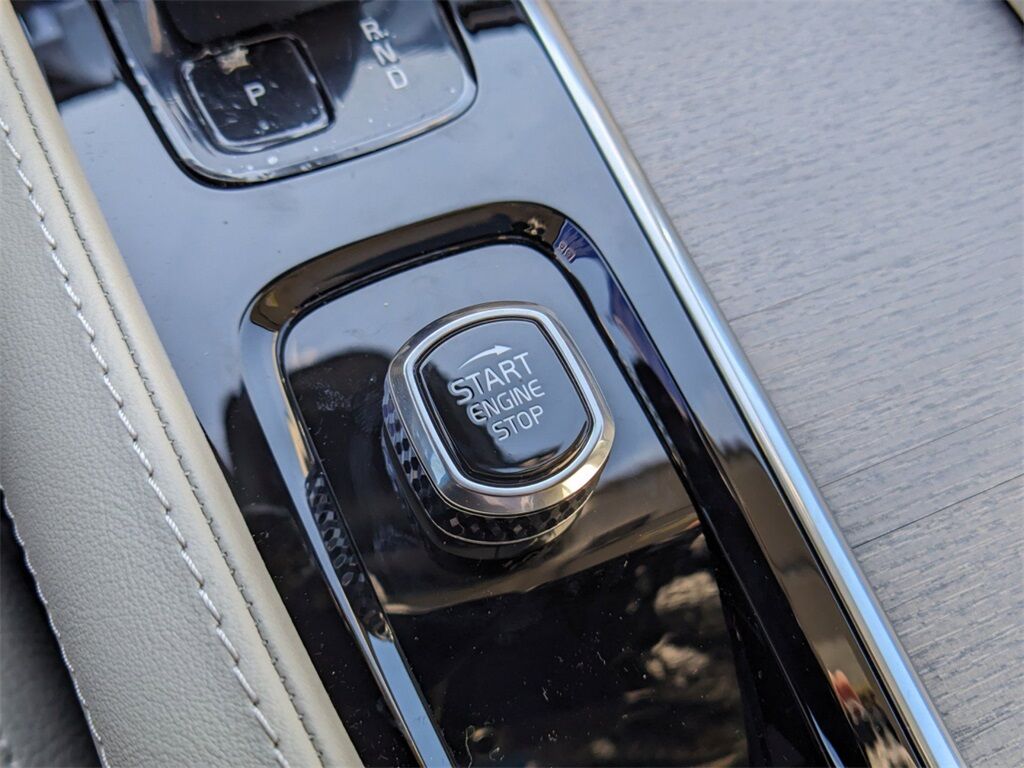 2025 Volvo XC90 B6 Core Hunt Valley MD