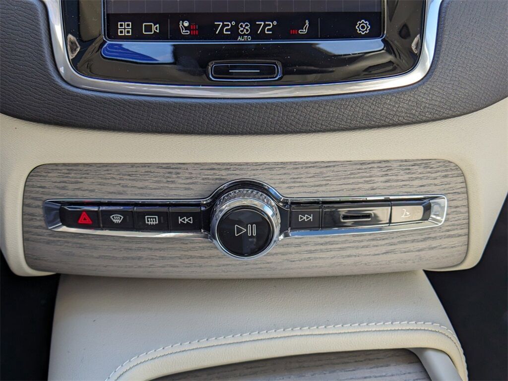 2025 Volvo XC90 B6 Core Hunt Valley MD