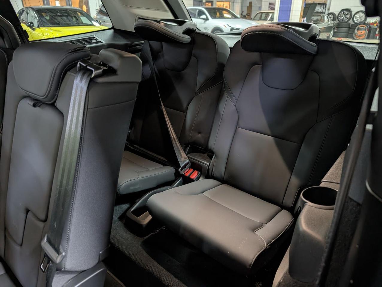 2025 Volvo XC90 B6 Hybrid AWD PLUS | High Performance Audio, Pilot Assist, 360 Cam, 4 Heated Seats & Wheel Portland OR