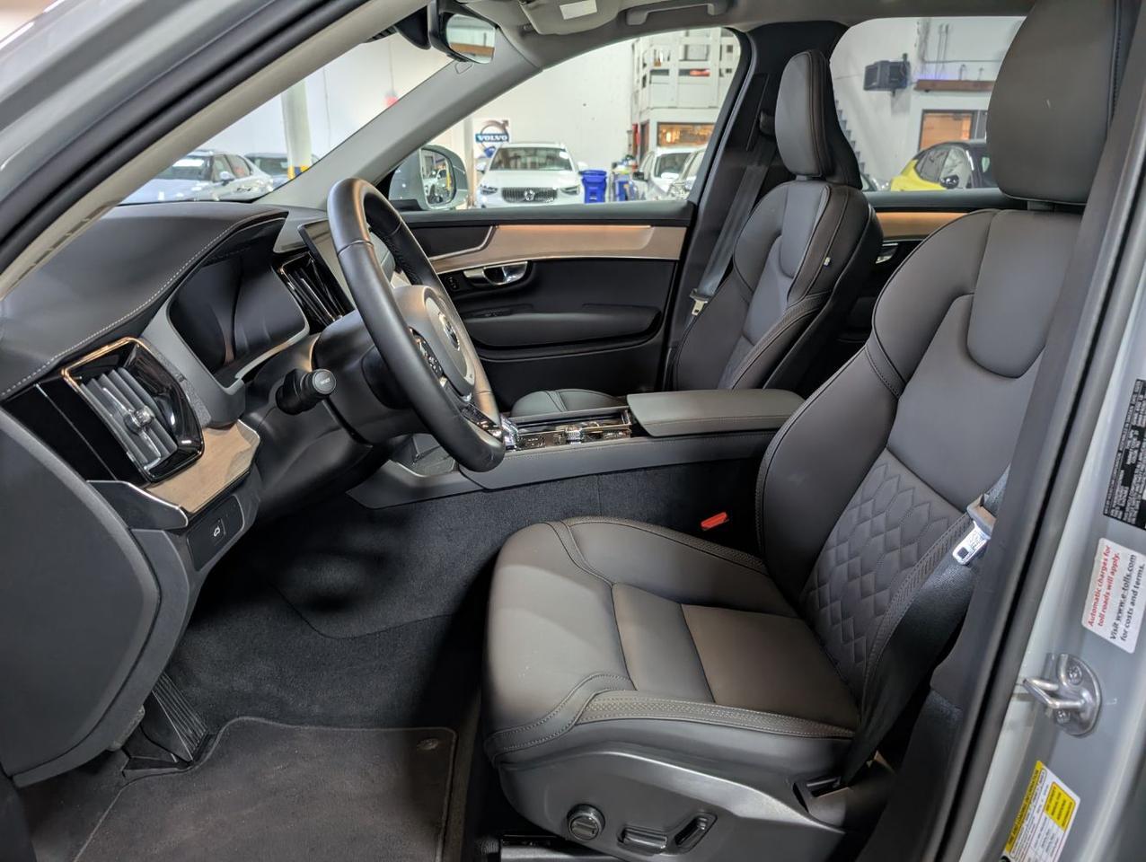 2025 Volvo XC90 B6 Hybrid AWD PLUS | High Performance Audio, Pilot Assist, 360 Cam, 4 Heated Seats & Wheel Portland OR