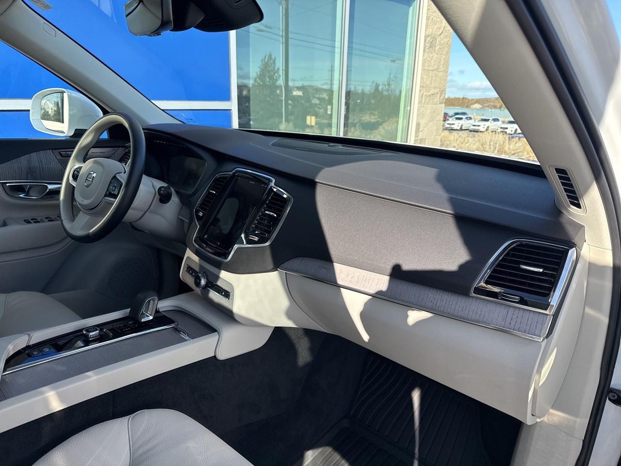 2025 Volvo XC90 B6 Plus 6-Seater Bend OR