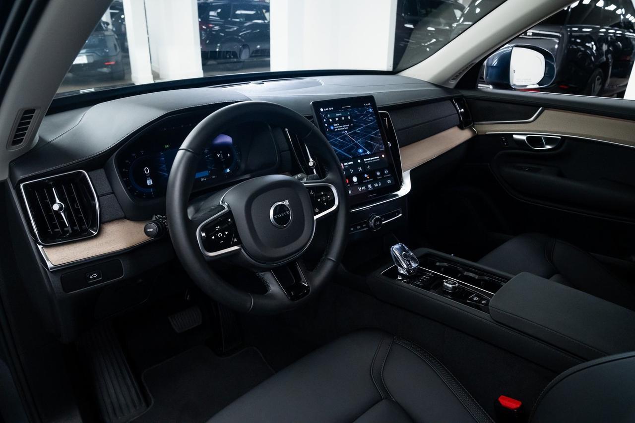 2025 Volvo XC90 B6 Plus 7-Seater 1 Owner Heated Seats Moonroof Portland OR