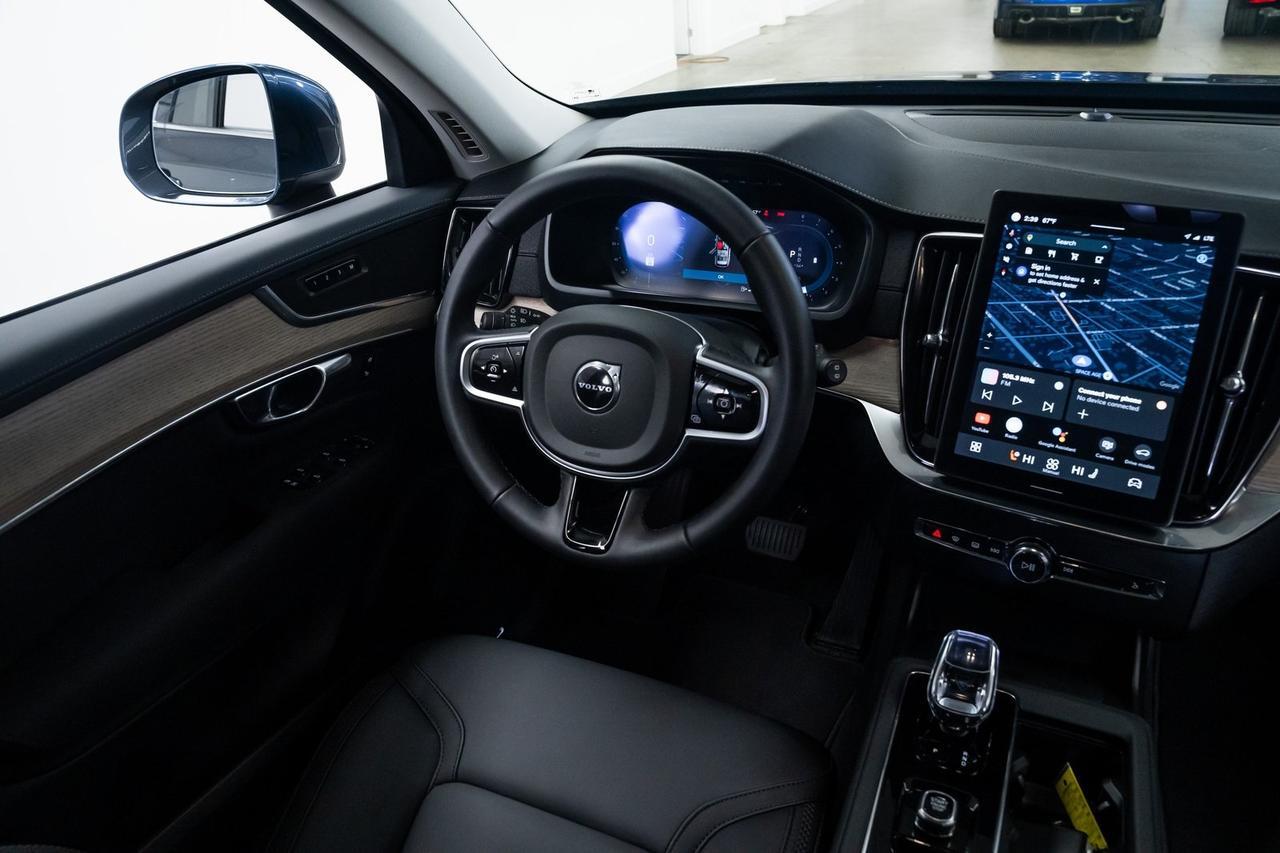 2025 Volvo XC90 B6 Plus 7-Seater 1 Owner Heated Seats Moonroof Portland OR