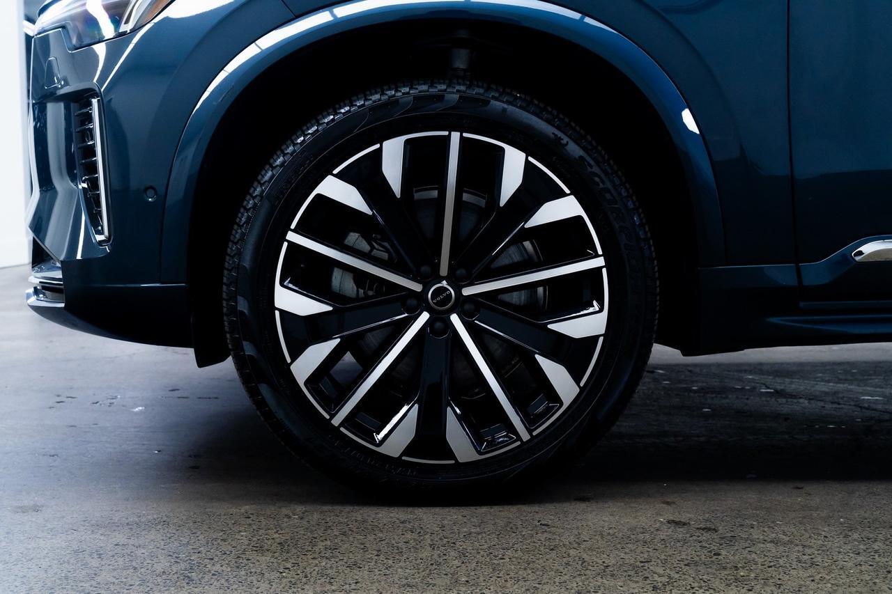 2025 Volvo XC90 B6 Plus 7-Seater 1 Owner Heated Seats Moonroof Portland OR