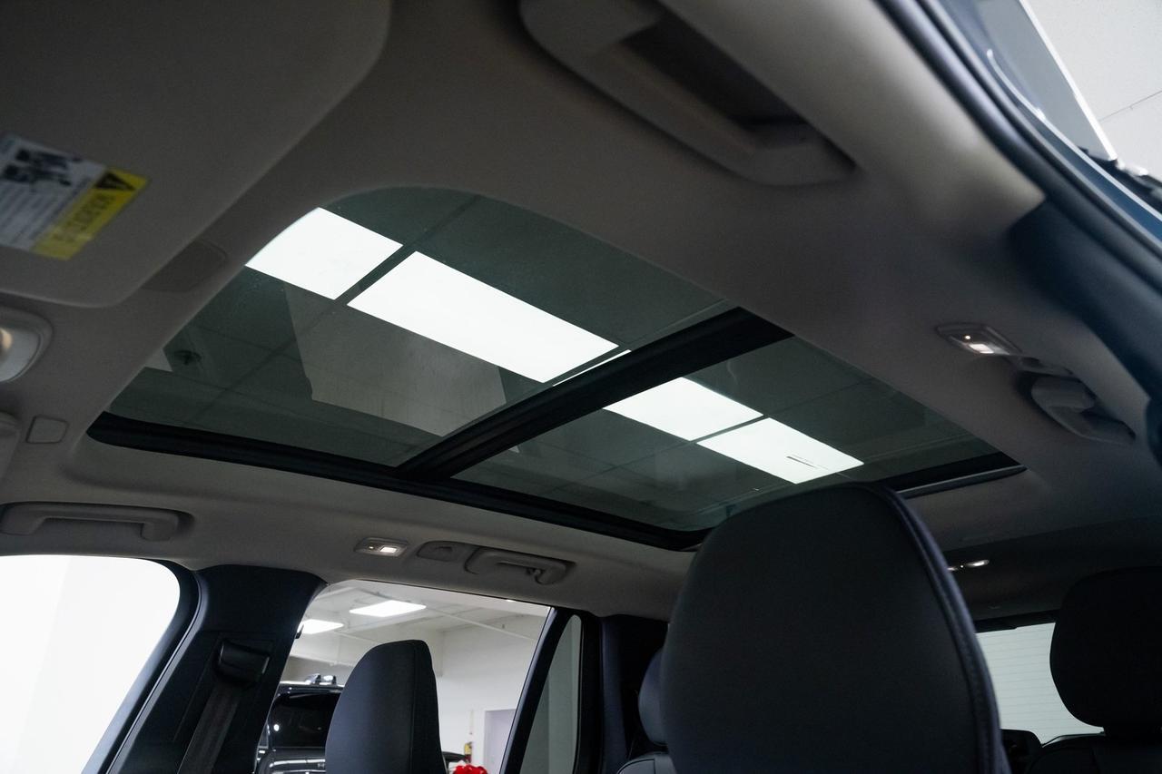 2025 Volvo XC90 B6 Plus 7-Seater 1 Owner Heated Seats Moonroof Portland OR