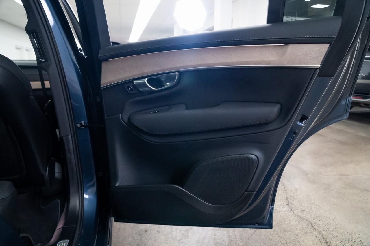 2025 Volvo XC90 B6 Plus 7-Seater 1 Owner Heated Seats Moonroof Portland OR