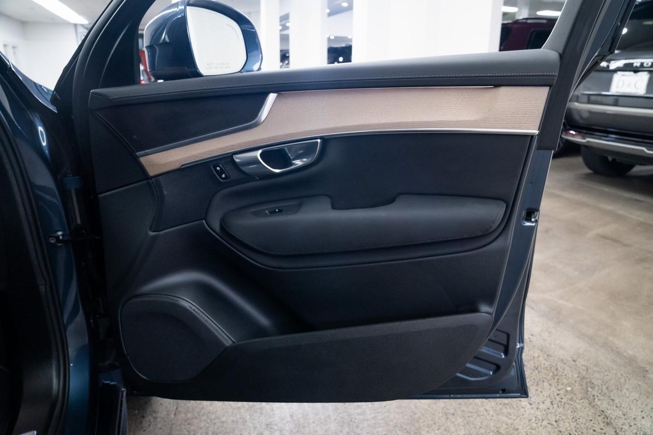 2025 Volvo XC90 B6 Plus 7-Seater 1 Owner Heated Seats Moonroof Portland OR