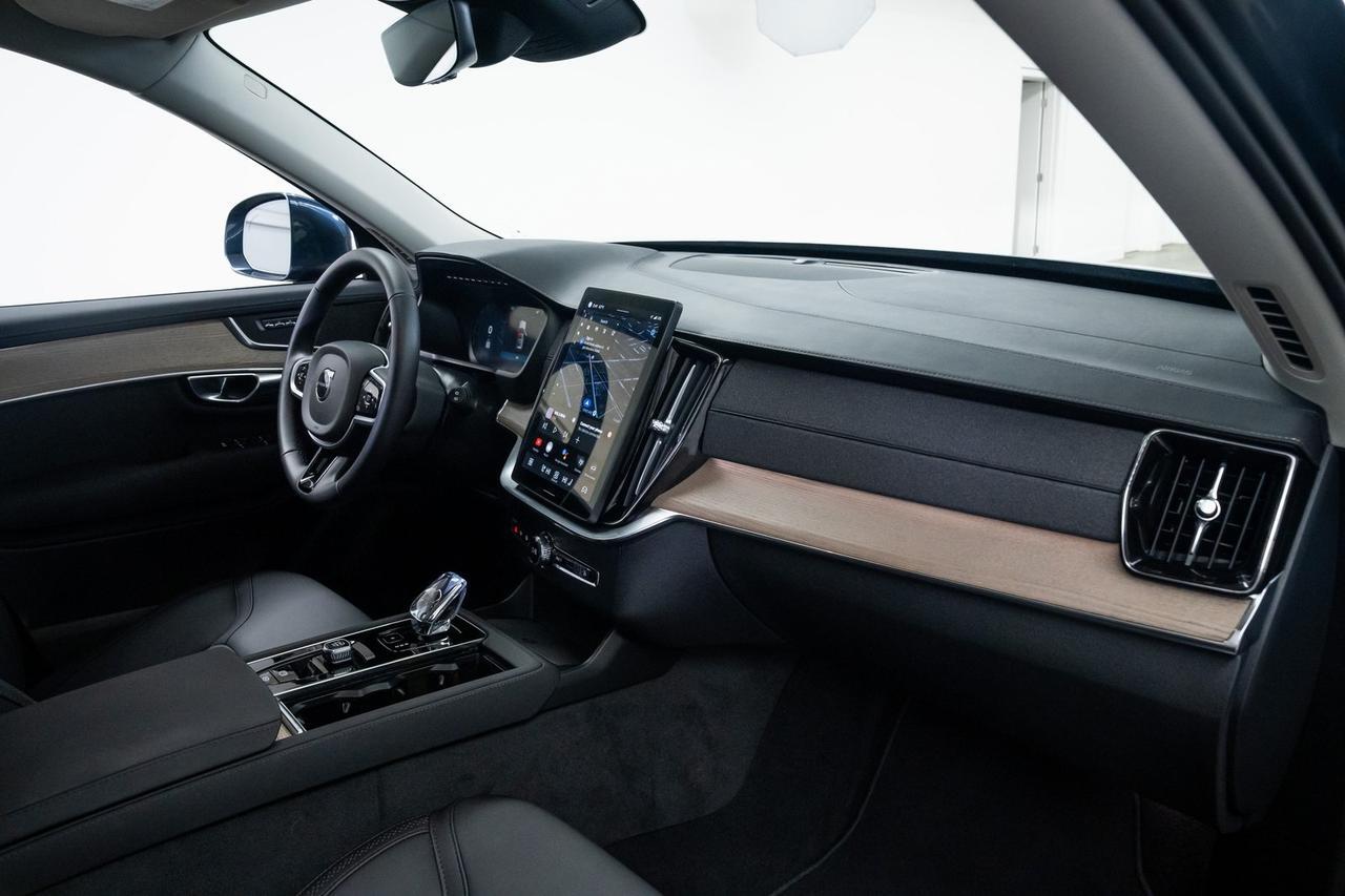 2025 Volvo XC90 B6 Plus 7-Seater 1 Owner Heated Seats Moonroof Portland OR