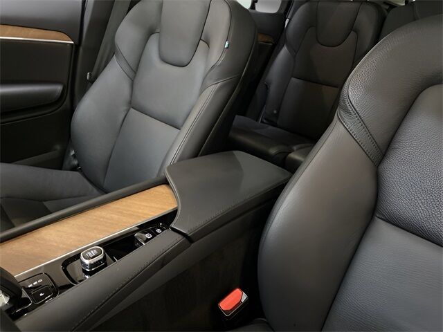 2025 Volvo XC90 B6 Plus 7-Seater Dallas TX