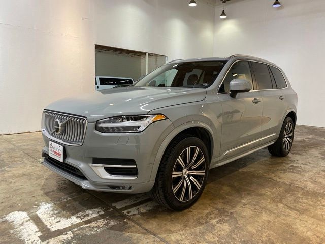 2025 Volvo XC90 B6 Plus 7-Seater