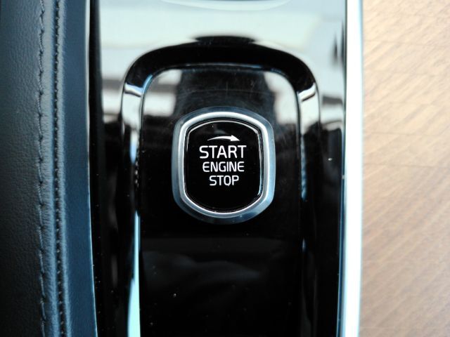 2025 Volvo XC90 B6 Plus 7-Seater Plano TX