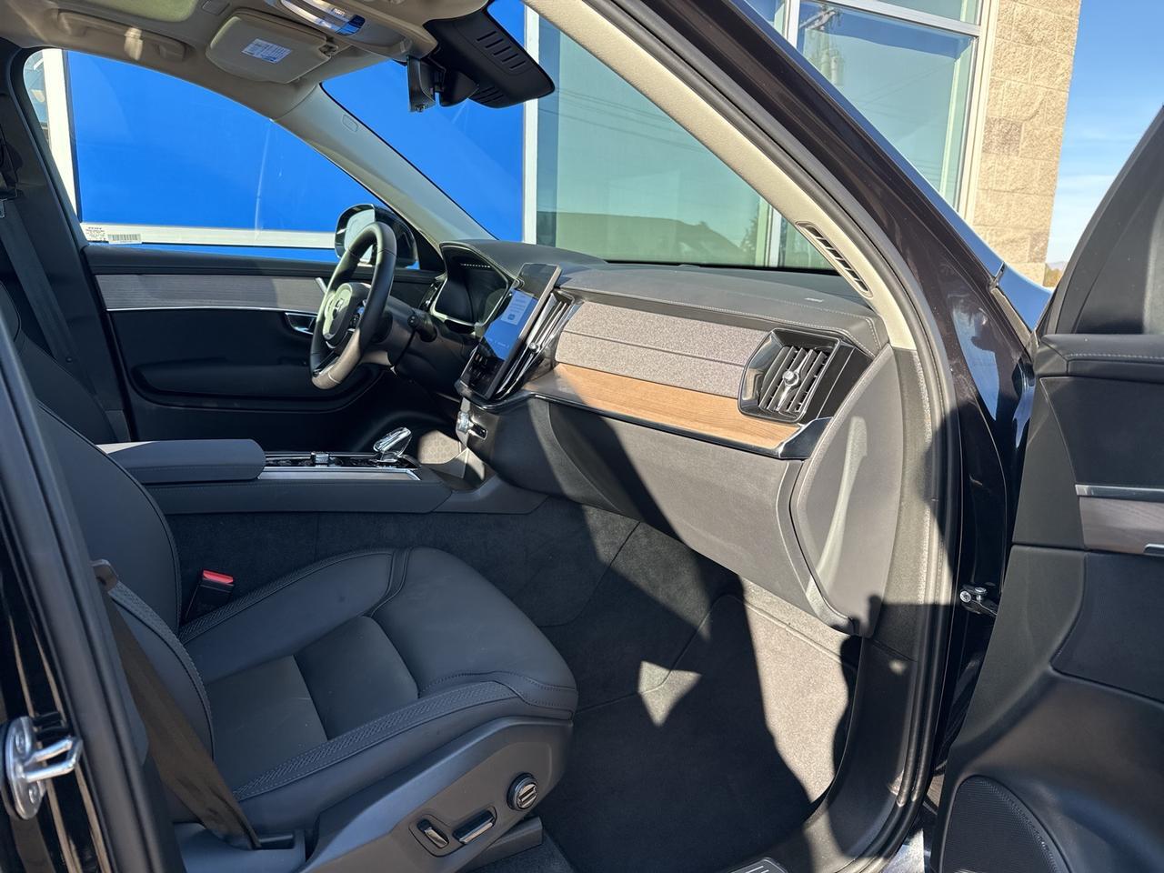 2025 Volvo XC90 B6 Plus 7-Seater Bend OR