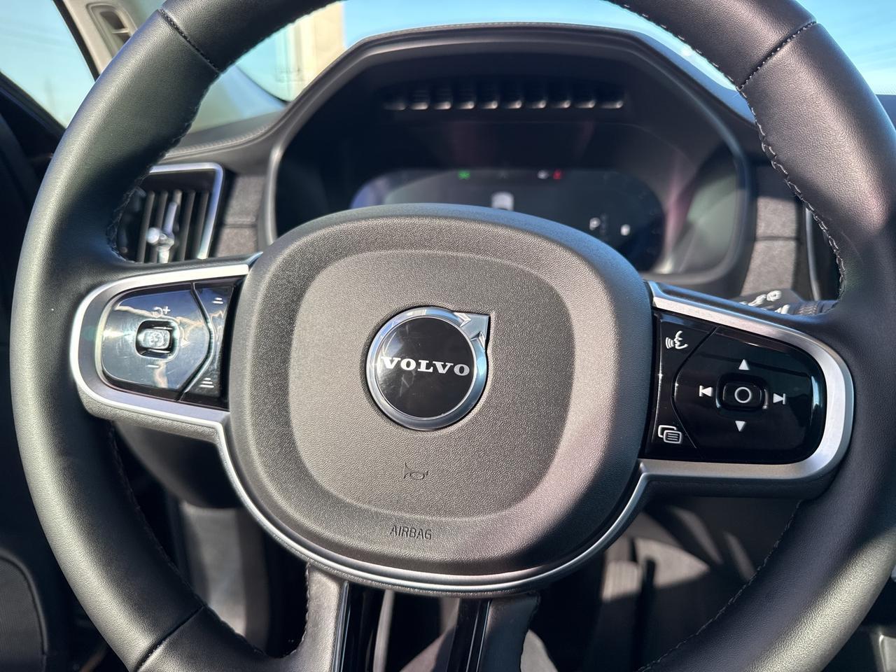 2025 Volvo XC90 B6 Plus 7-Seater Bend OR