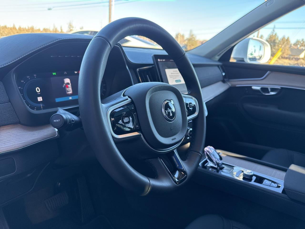 2025 Volvo XC90 B6 Plus 7-Seater Bend OR