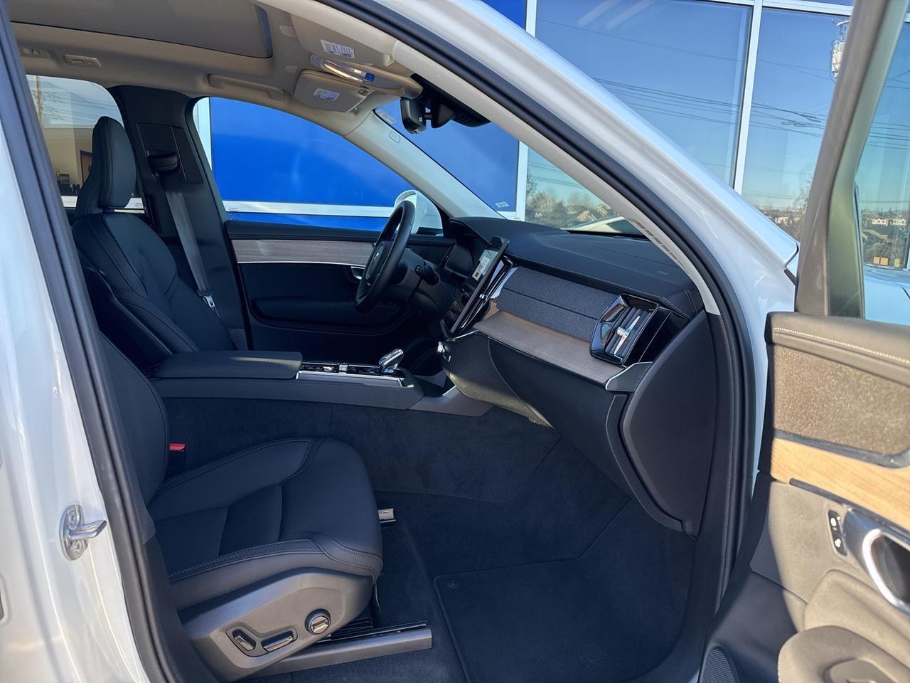 2025 Volvo XC90 B6 Plus 7-Seater Bend OR