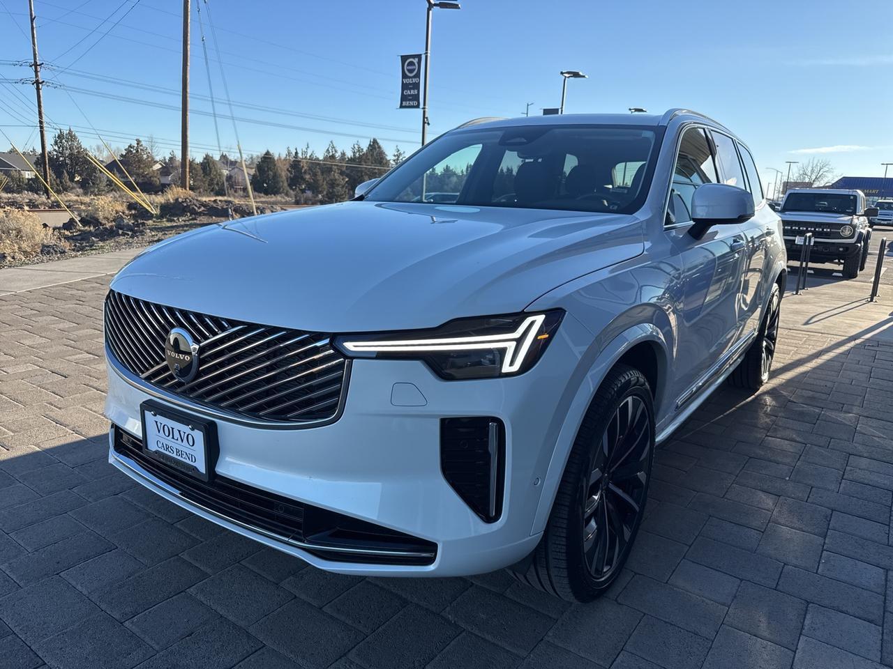 2025 Volvo XC90 B6 Plus 7-Seater Bend OR