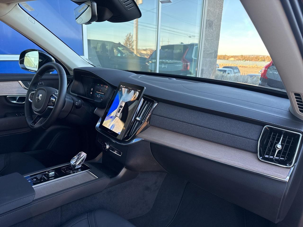 2025 Volvo XC90 B6 Plus 7-Seater Bend OR