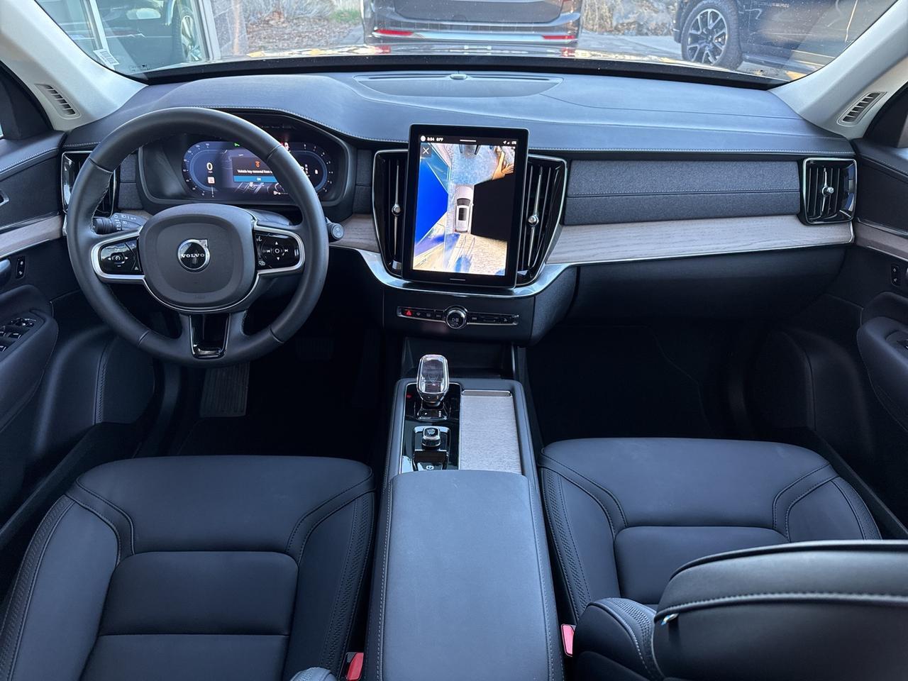 2025 Volvo XC90 B6 Plus 7-Seater Bend OR