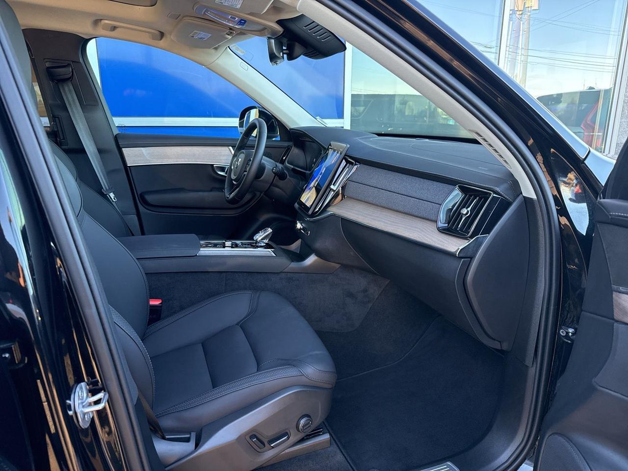 2025 Volvo XC90 B6 Plus 7-Seater Bend OR