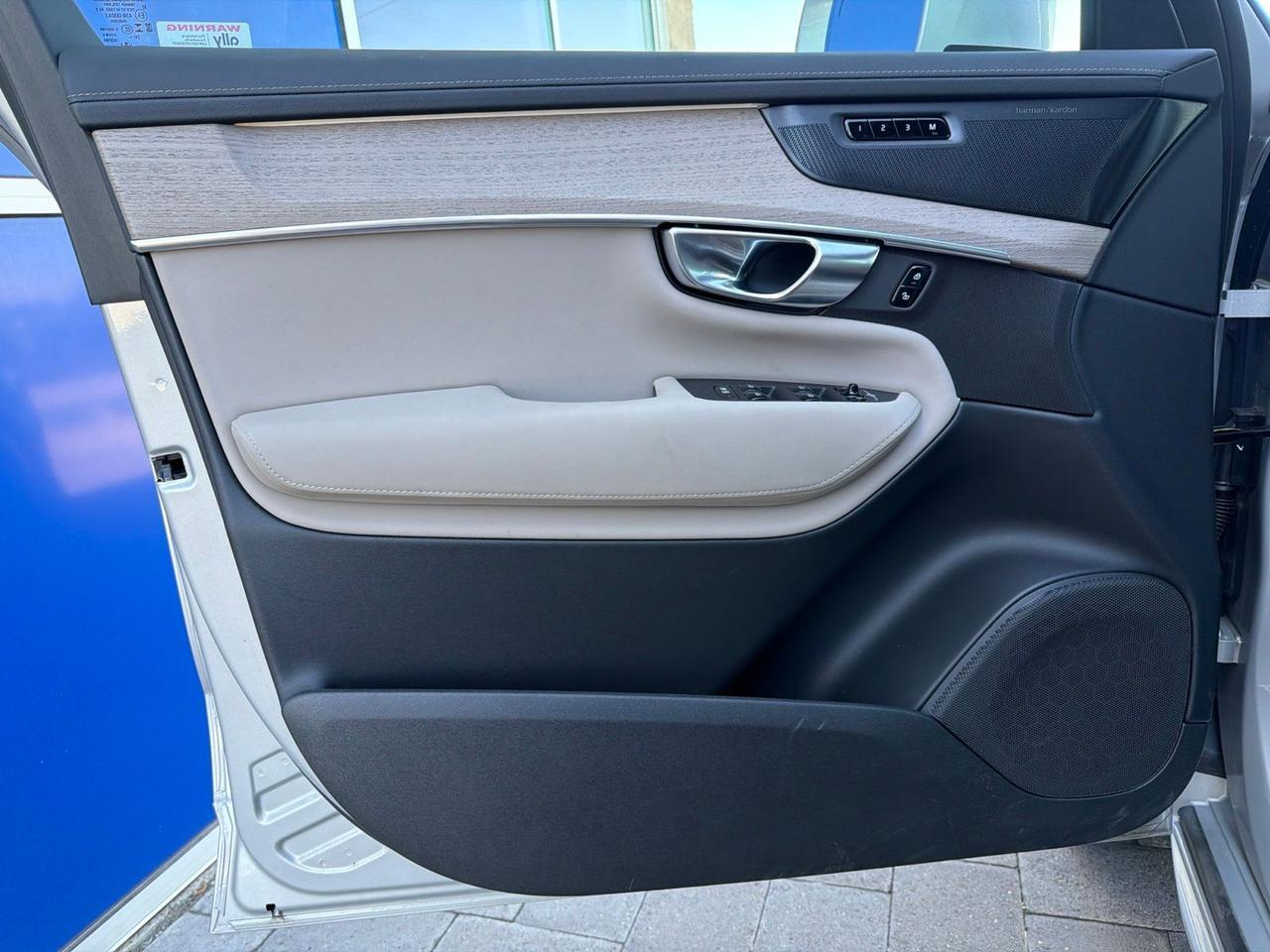 2025 Volvo XC90 B6 Plus 7-Seater Bend OR