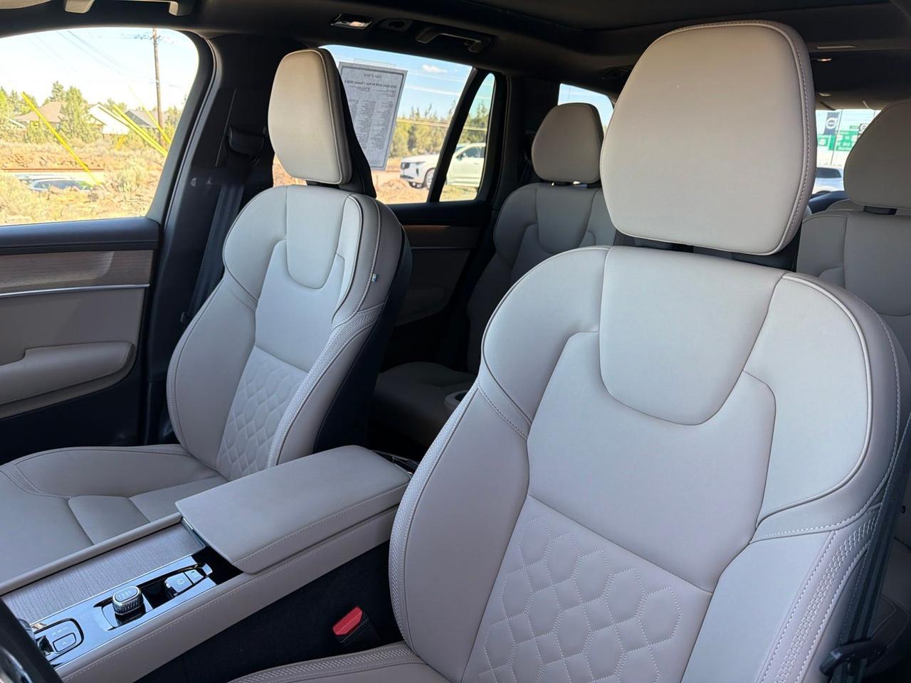 2025 Volvo XC90 B6 Plus 7-Seater Bend OR