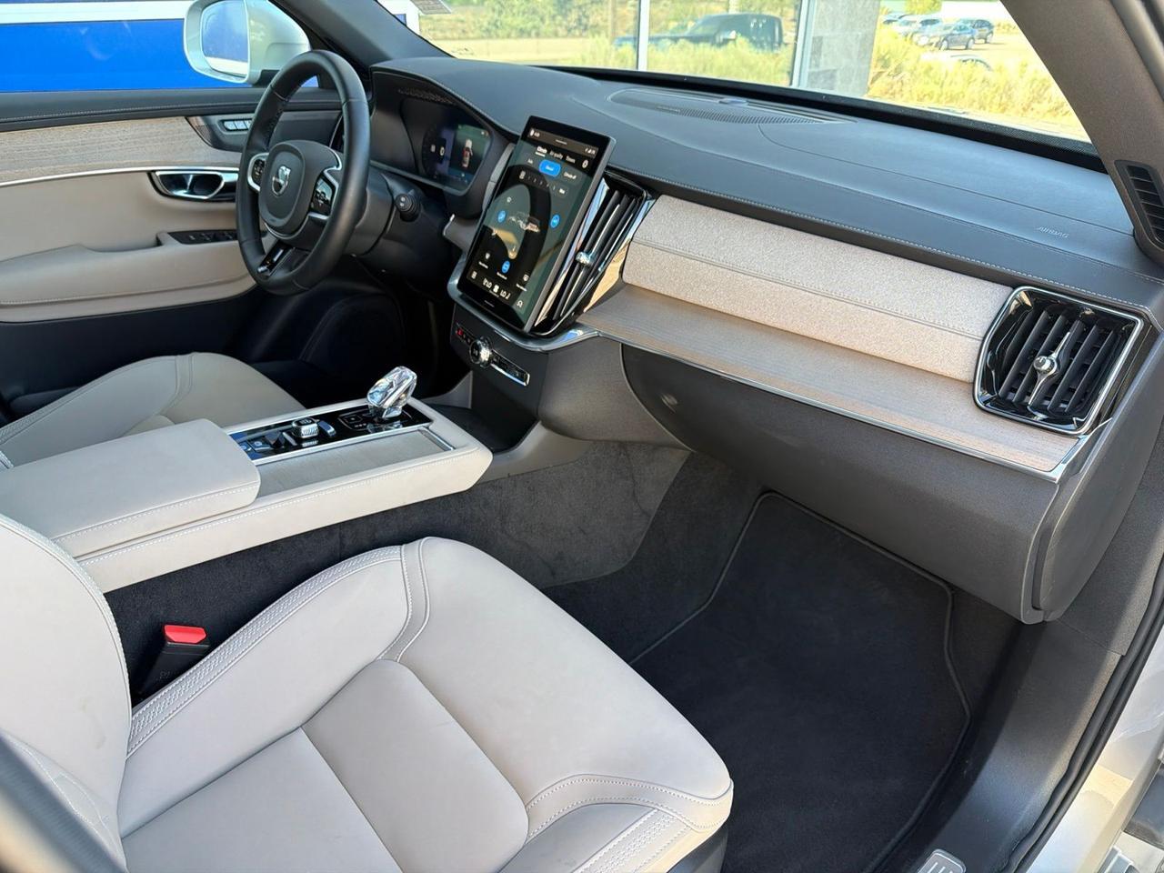 2025 Volvo XC90 B6 Plus 7-Seater Bend OR