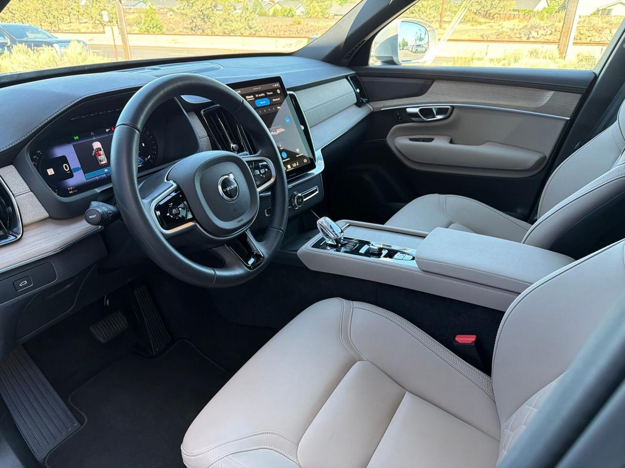 2025 Volvo XC90 B6 Plus 7-Seater Bend OR
