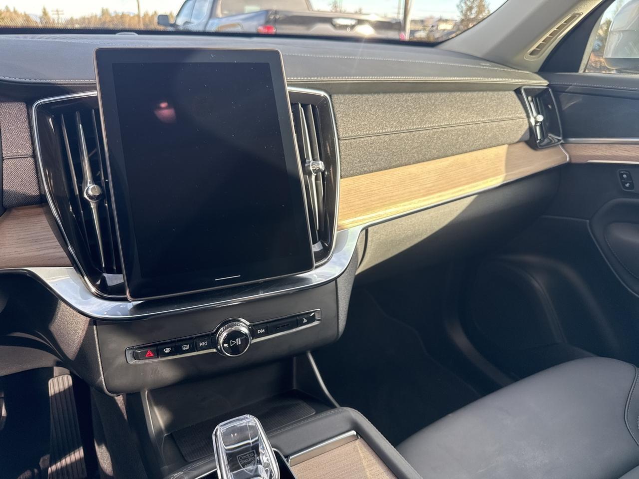 2025 Volvo XC90 B6 Plus 7-Seater Bend OR