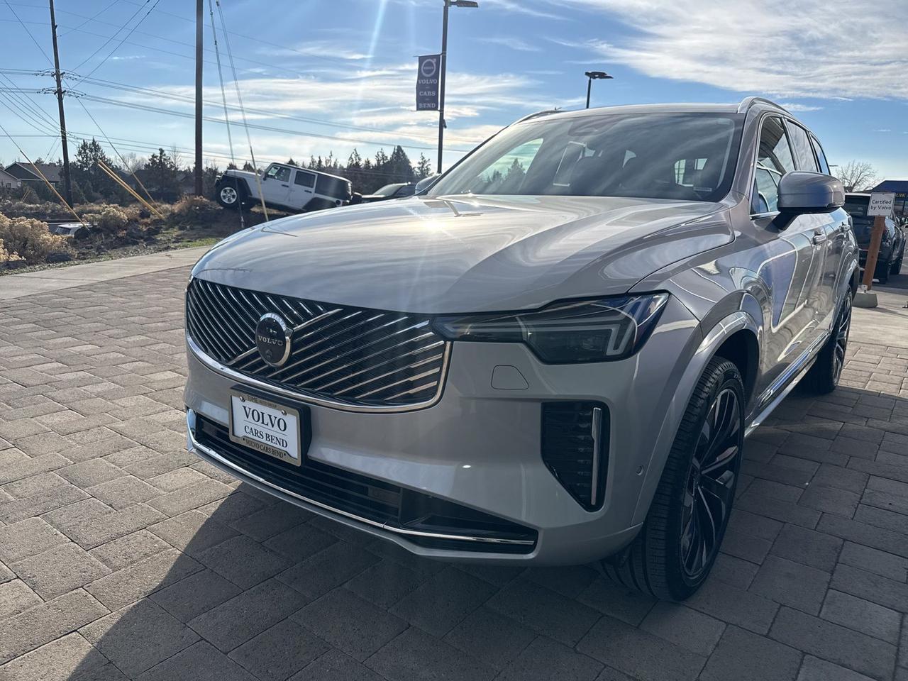 2025 Volvo XC90 B6 Plus 7-Seater Bend OR