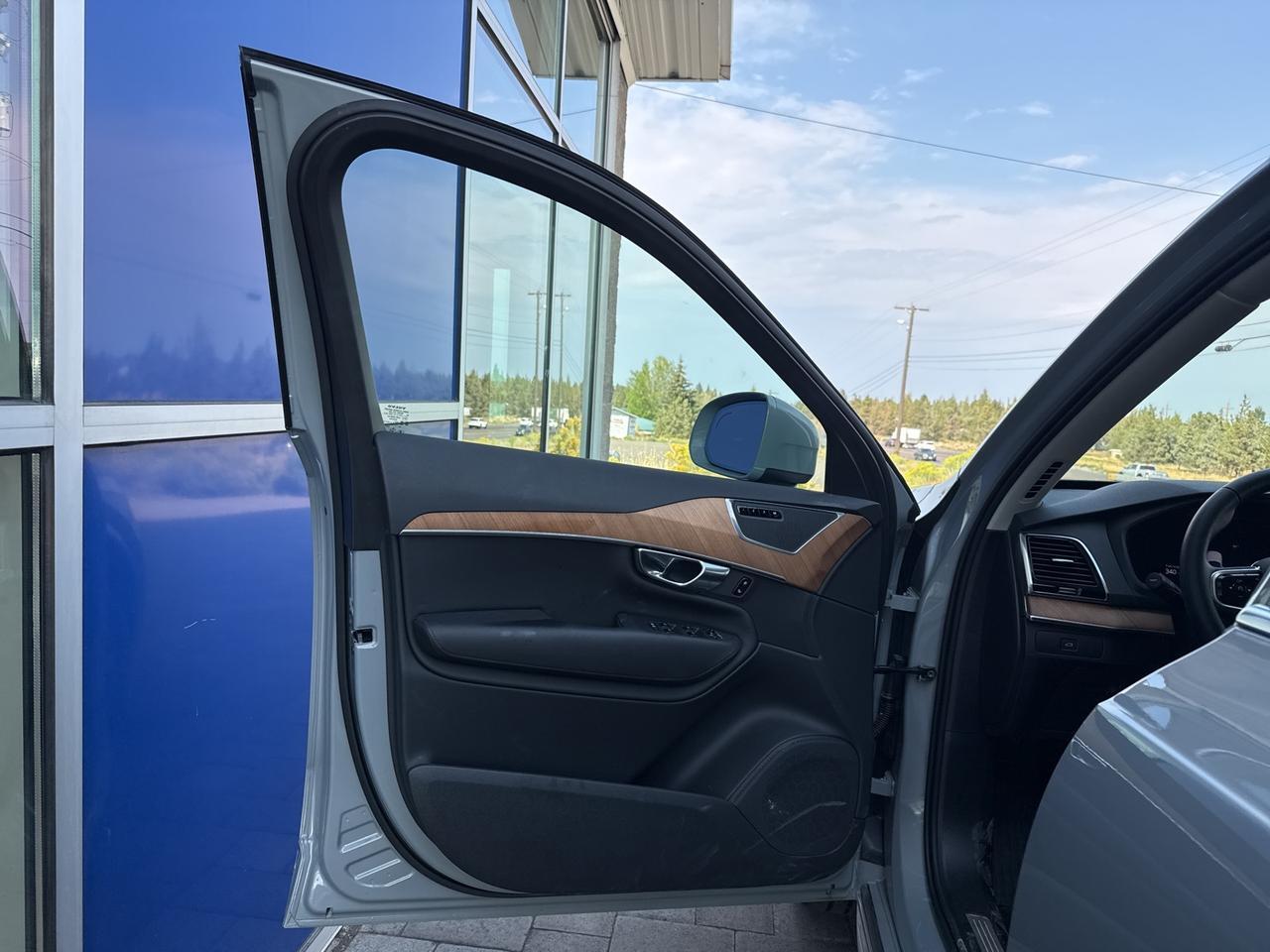 2025 Volvo XC90 B6 Plus 7-Seater Bend OR