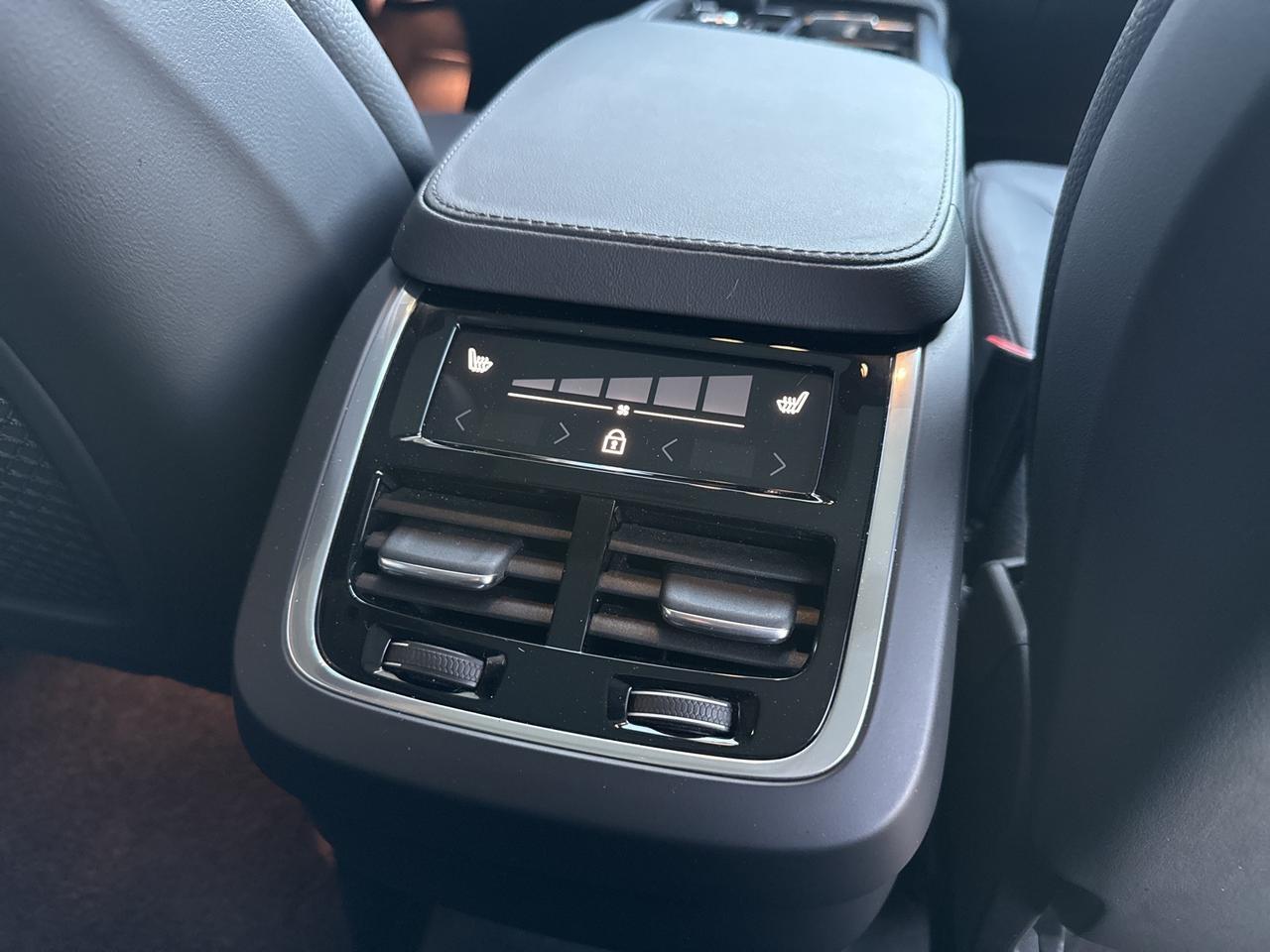 2025 Volvo XC90 B6 Plus 7-Seater Bend OR