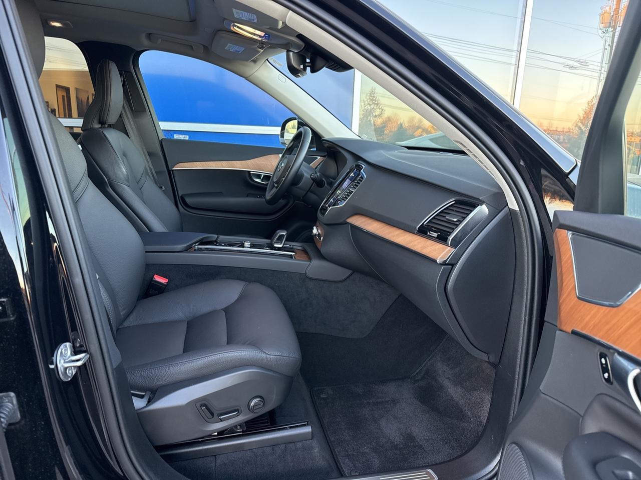 2025 Volvo XC90 B6 Plus 7-Seater Bend OR