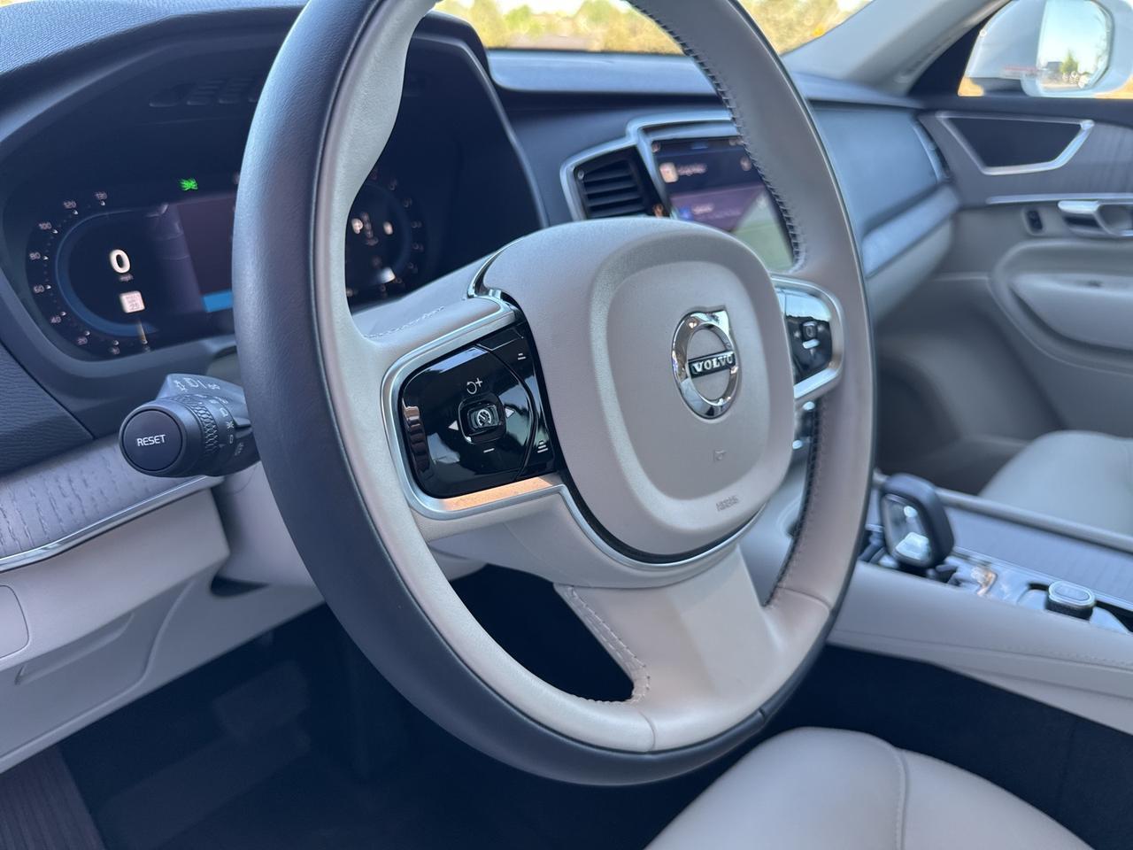 2025 Volvo XC90 B6 Plus 7-Seater Bend OR