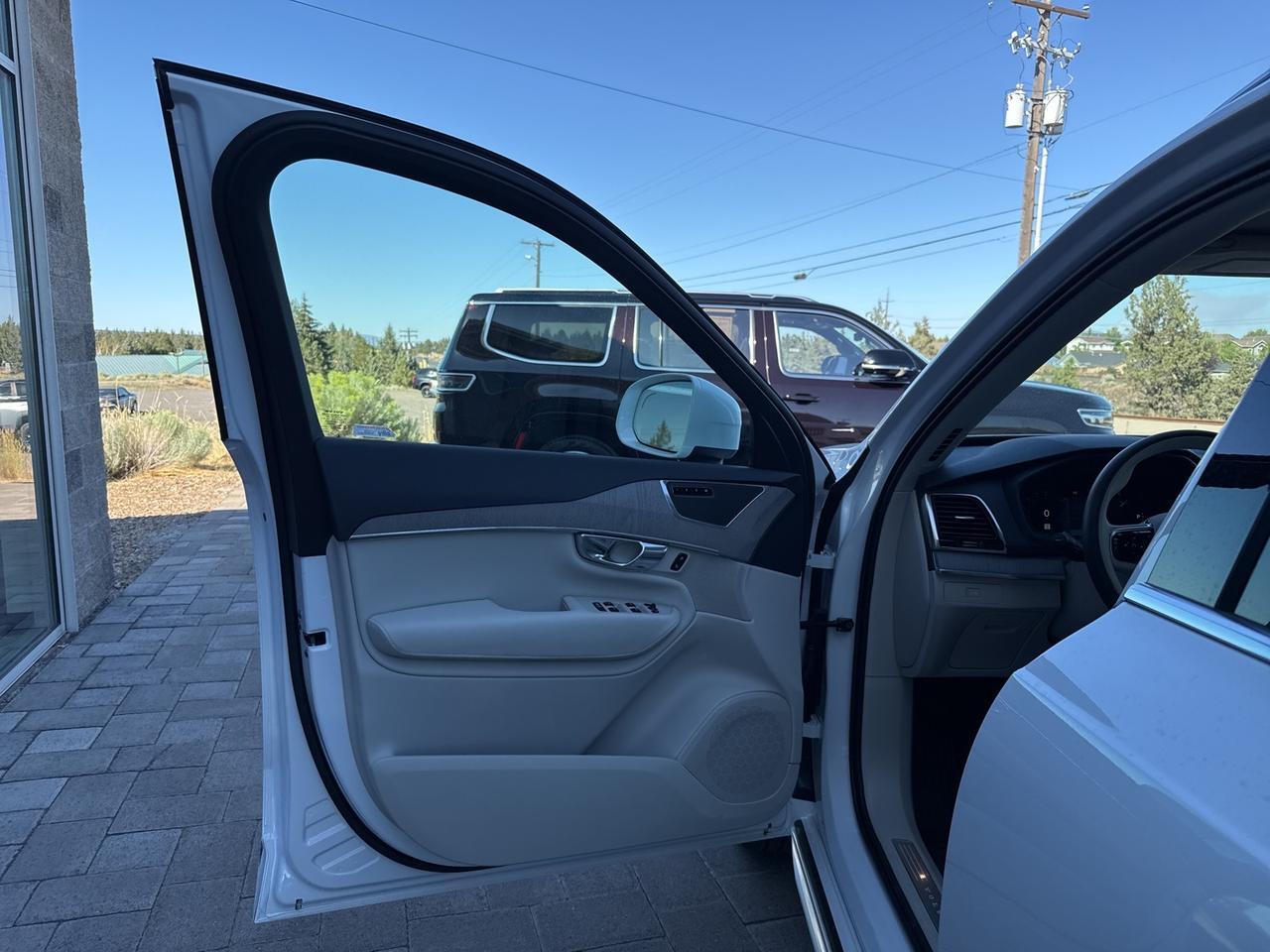 2025 Volvo XC90 B6 Plus 7-Seater Bend OR