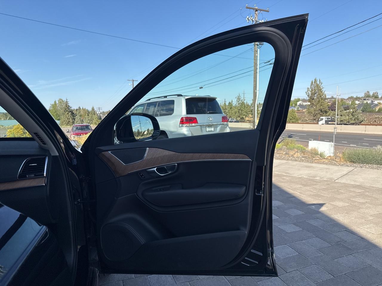 2025 Volvo XC90 B6 Plus 7-Seater Bend OR