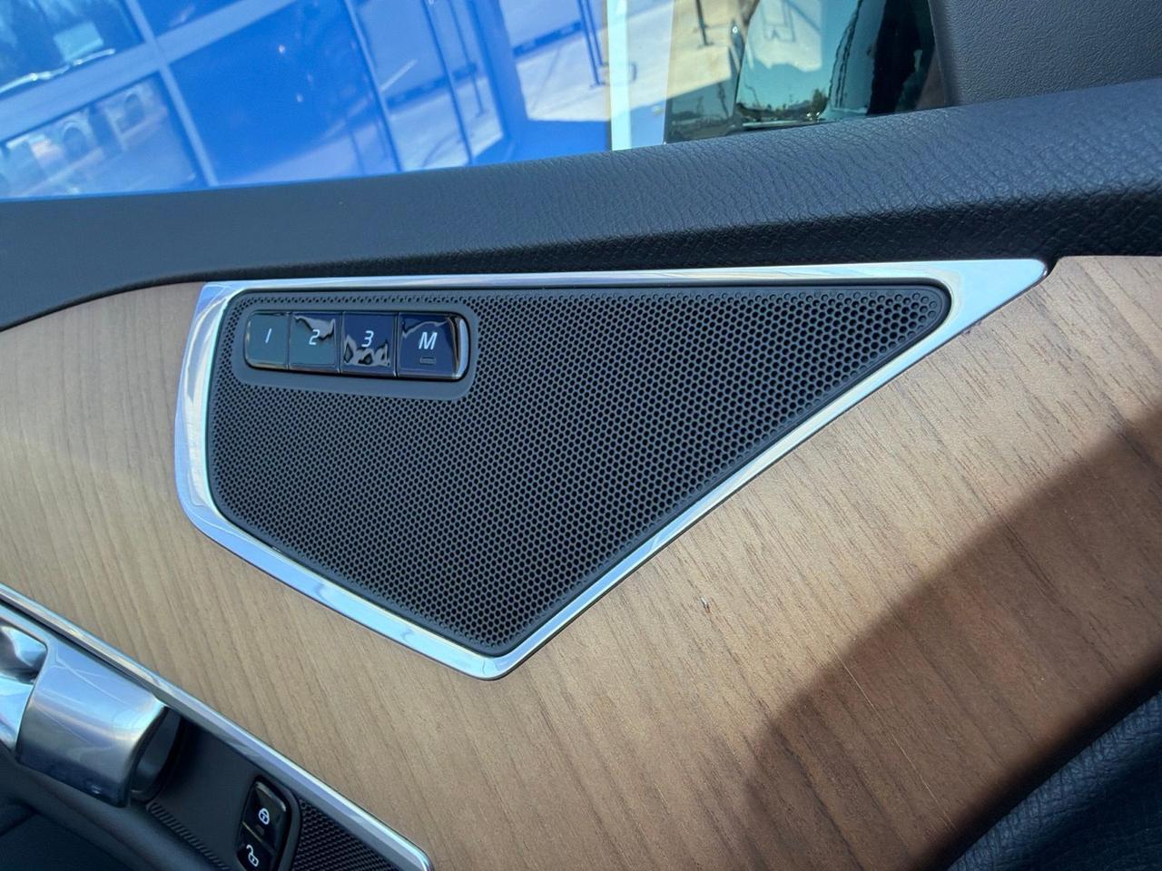 2025 Volvo XC90 B6 Plus 7-Seater Bend OR