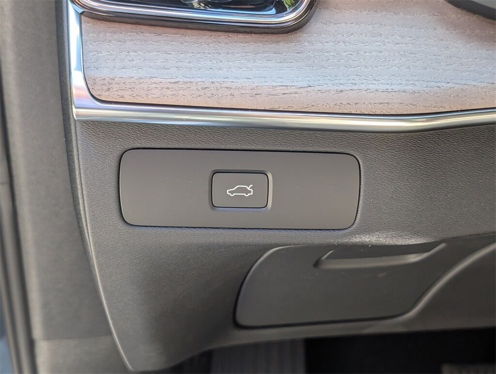 2025 Volvo XC90 B6 Plus 7-Seater Hunt Valley MD