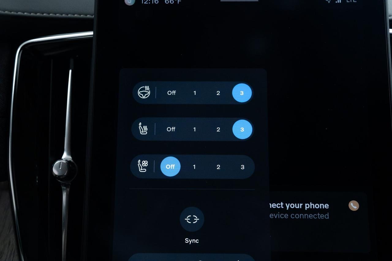 2025 Volvo XC90 B6 Ultra Heated Seats Head-Up Display Portland OR