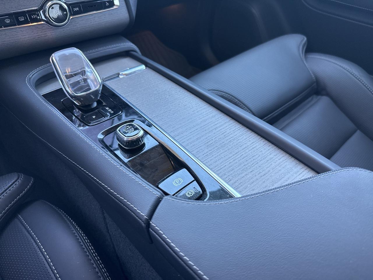2025 Volvo XC90 B6 Ultra Bend OR