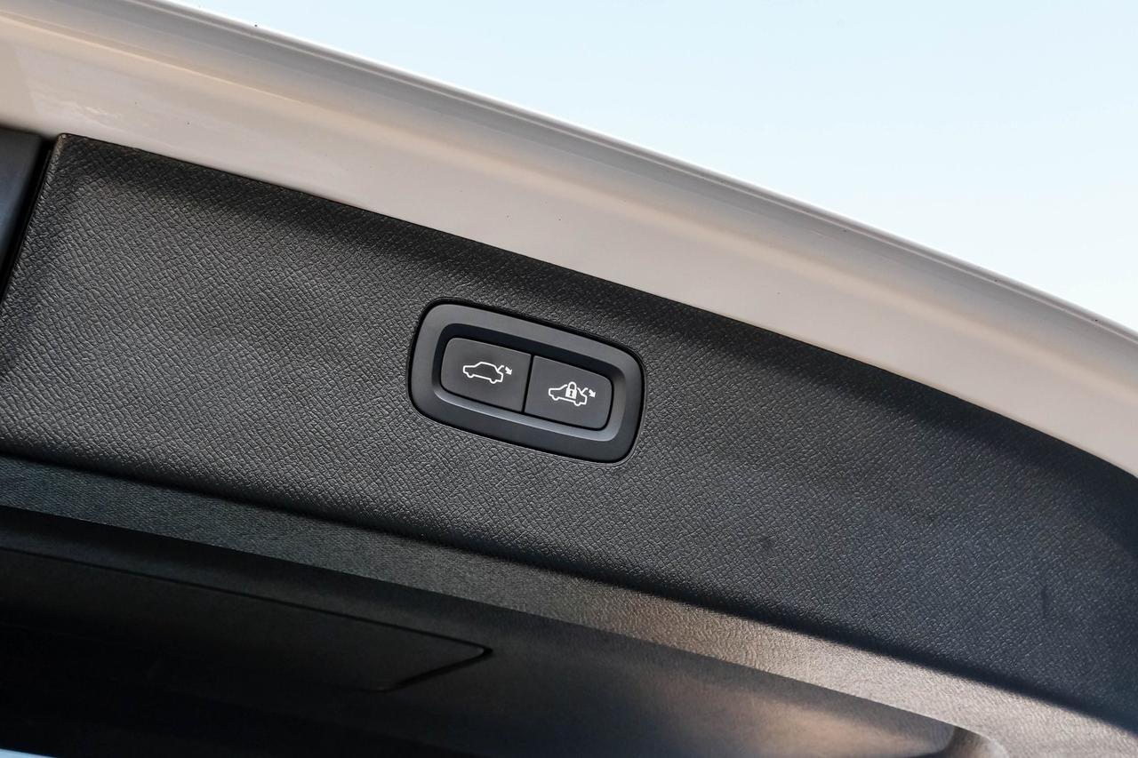 2025 Volvo XC90 B6 Ultra Richardson TX