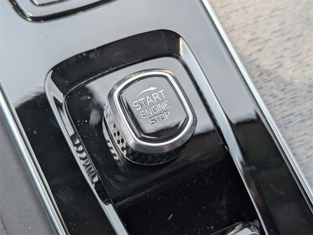 2025 Volvo XC90 B6 Ultra Hunt Valley MD