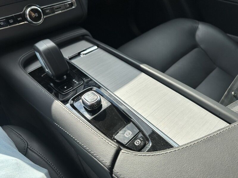 2025 Volvo XC90 Core Webster MA