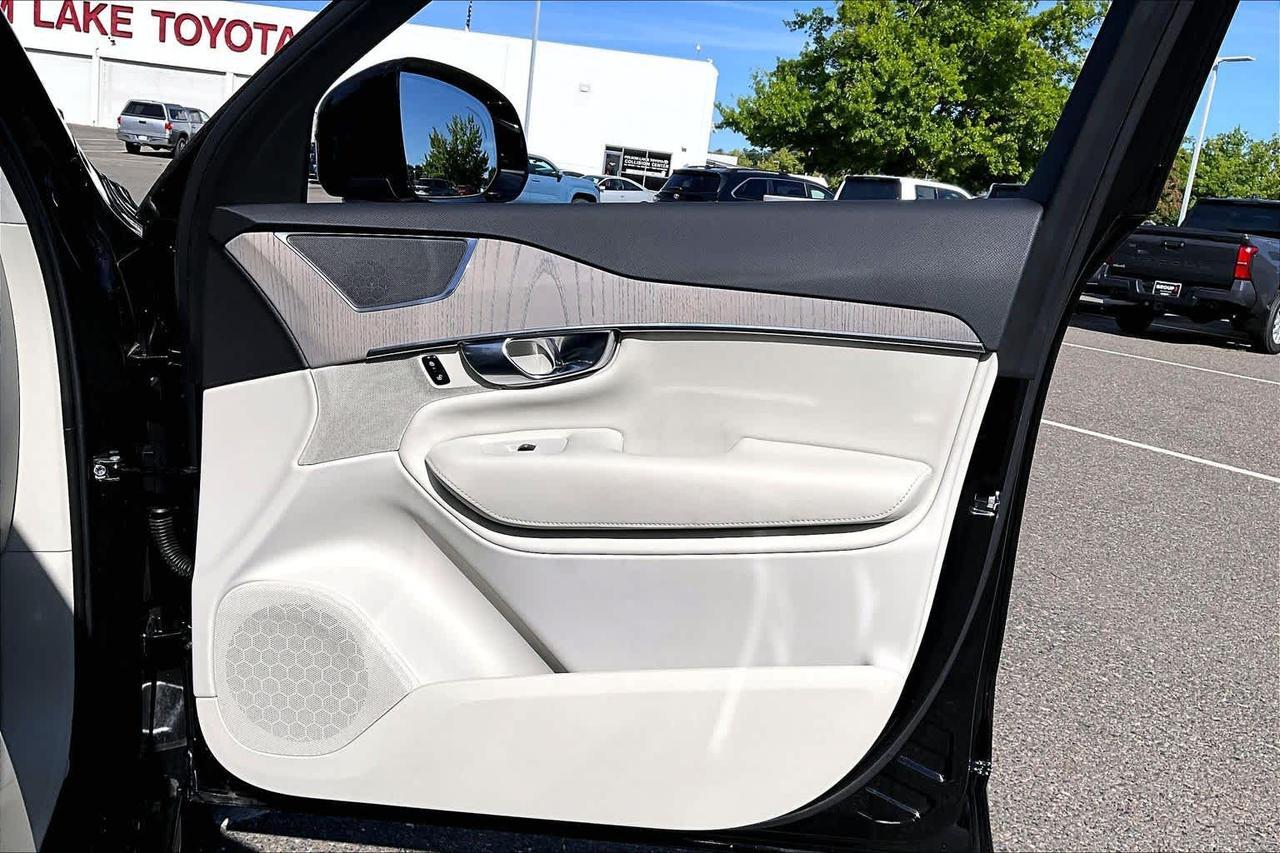 2025 Volvo XC90 Plug-In Hybrid Core Folsom CA