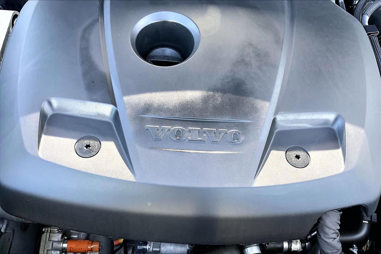 2025 Volvo XC90 Plug-In Hybrid Core Folsom CA