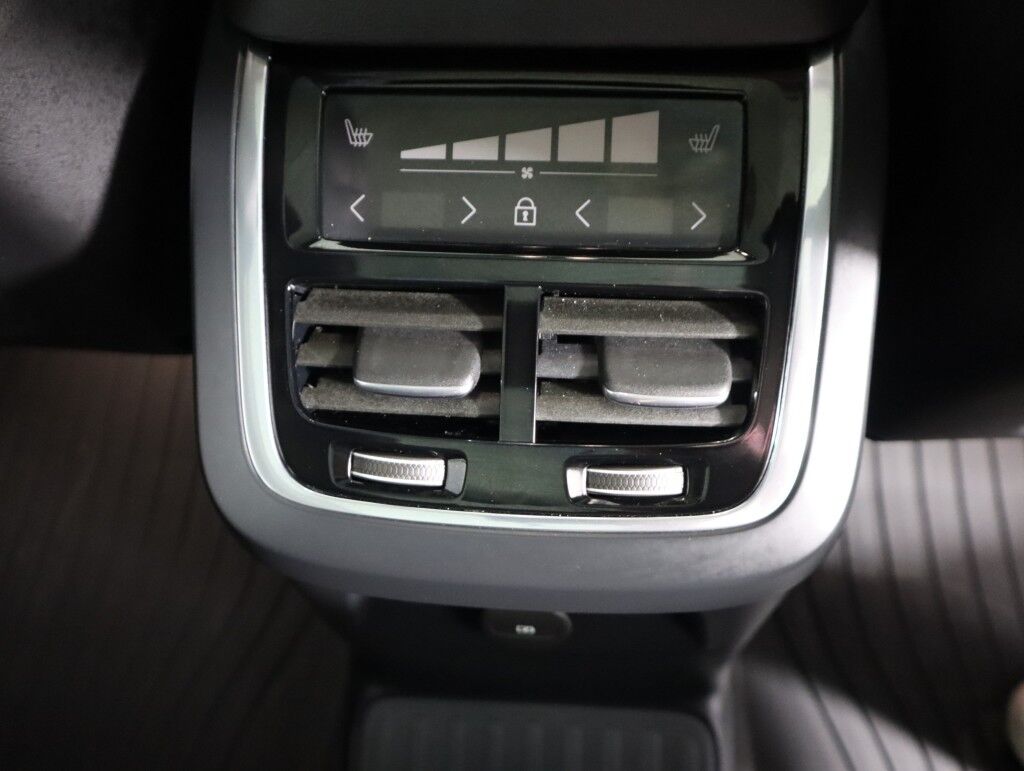 2025 Volvo XC90 Plug-In Hybrid T8 AWD Maumee OH